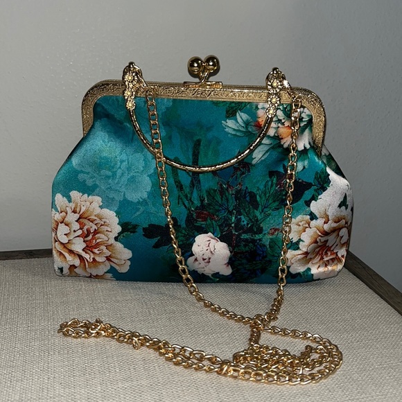 Bags Vintage Inspired Satin Floral Kiss Lock Handle Bag Or Crossbody